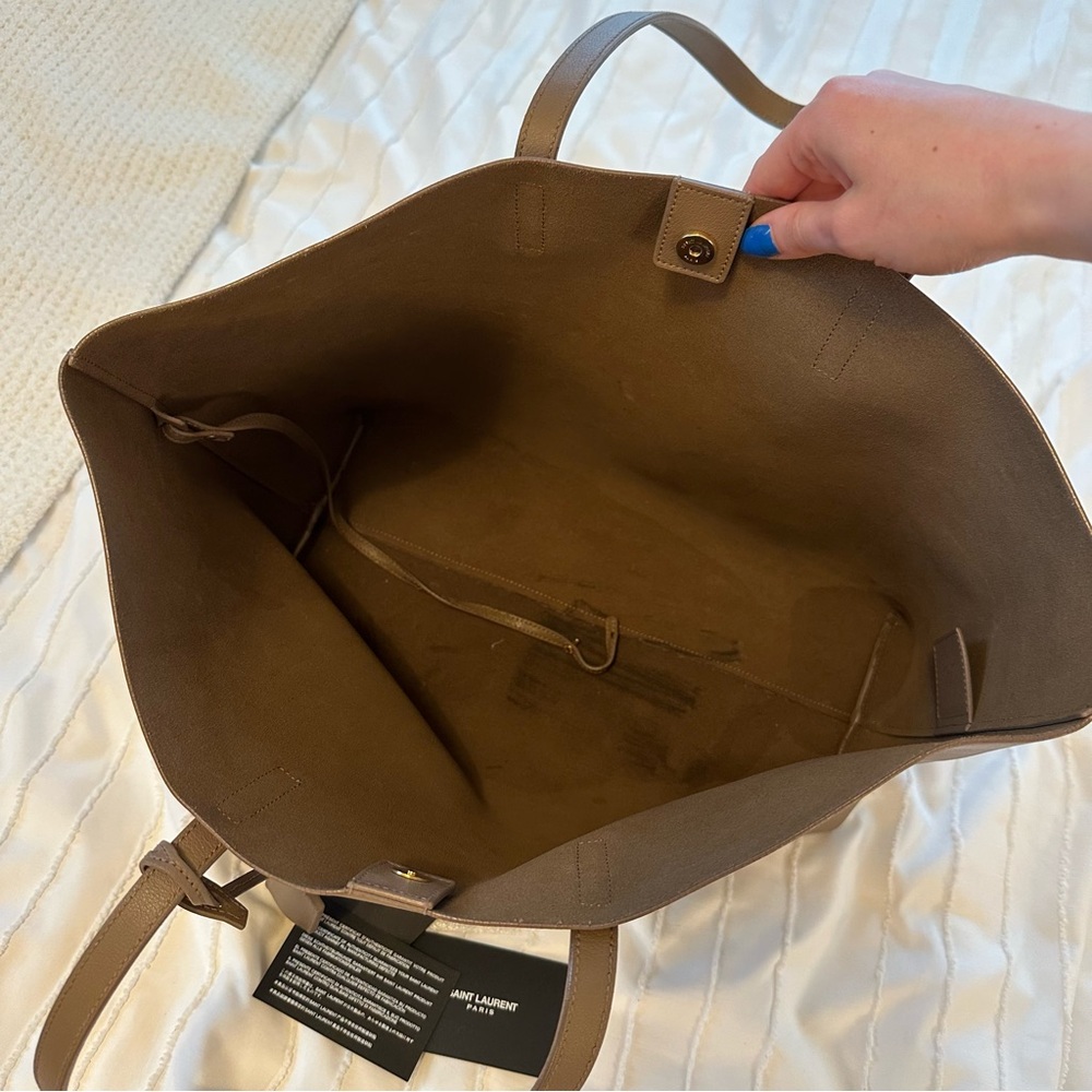 Saint Laurent East West Tote - Picture 13 of 17